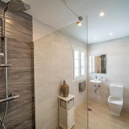 Leona Carmen By Villa Puerto del Carmen (Lanzarote)