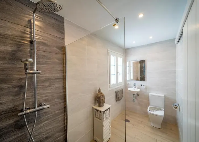 Leona Carmen By Willa Puerto del Carmen (Lanzarote)