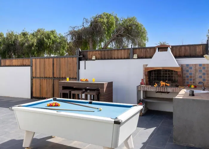 Leona Carmen By * Puerto del Carmen (Lanzarote)